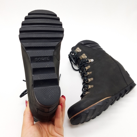 SOREL | Conquest Waterproof Leather Wedge Boots in Black - Picture 8 of 9